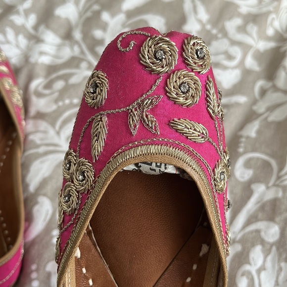 ✨2for15✨ Indian jutti with zari and stone work - Picture 3 of 4